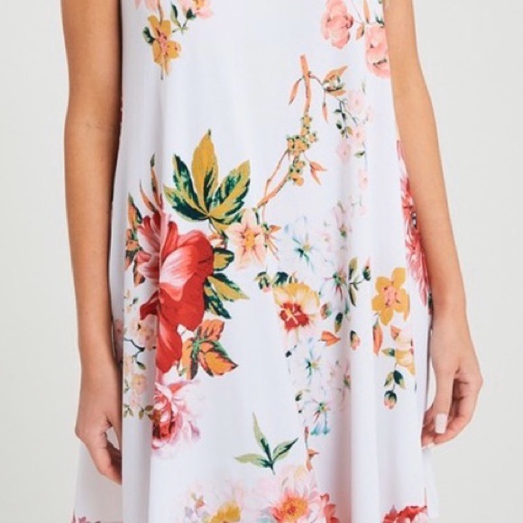 Last 2! Floral Shift Dress!🌺 - Picture 8 of 8